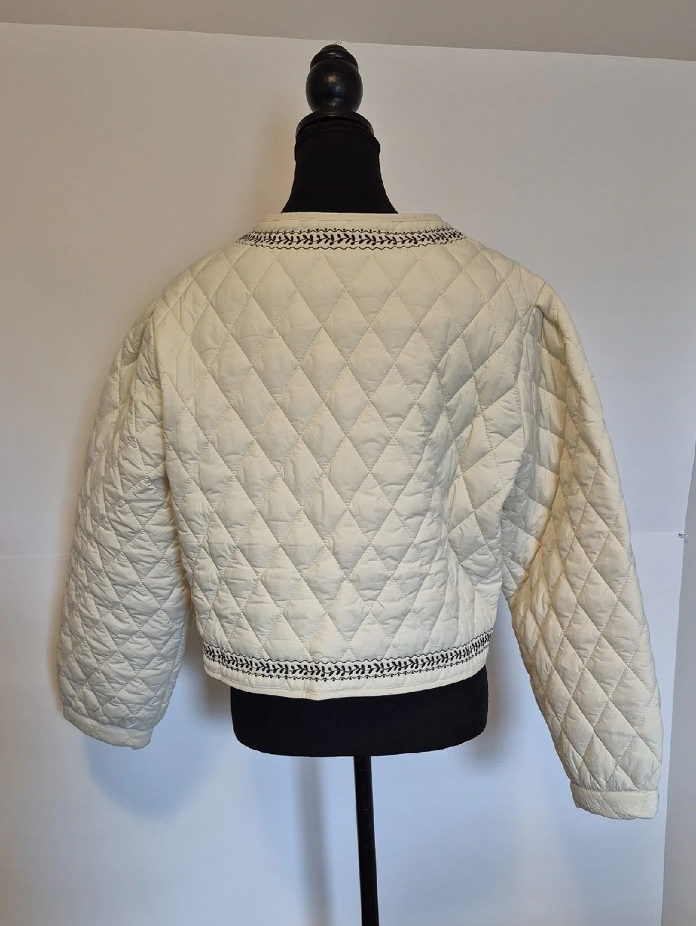 NWT Embroidered Flowers Quilted Jacket - S - Picture 4 of 8